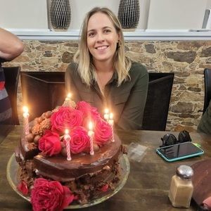 Meet your Posher, Becca